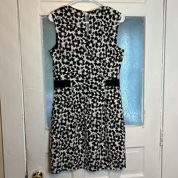 41 Hawthorn Women’s Black and White Patterned mink bodycon V neck Dress M - Picture 5 of 5